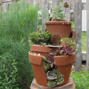 Broken Pots Turned Into Brilliant DIY Fairy Gardens – My Home Inspiration